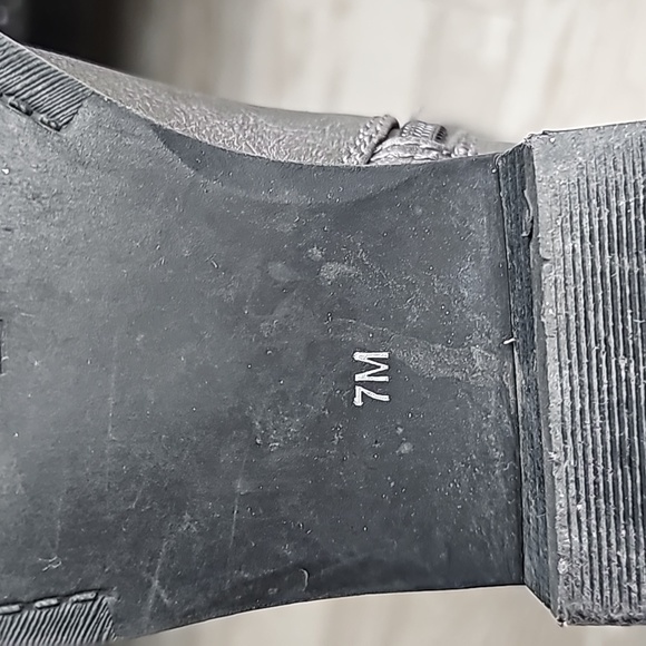 GUESS Gray tall (to knee) riding boots. Size 7 - Picture 8 of 8